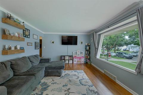 653 Sparks St, Jackson, MI 49202 photo 8