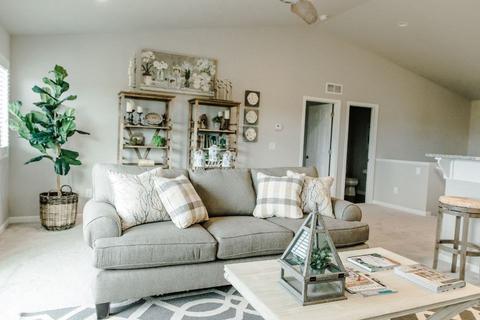 516 Macdonough St, Jackson, MI 49201 photo 4