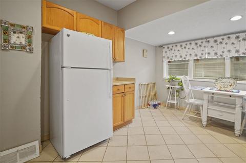606 W High St, Jackson, MI 49203 photo 11