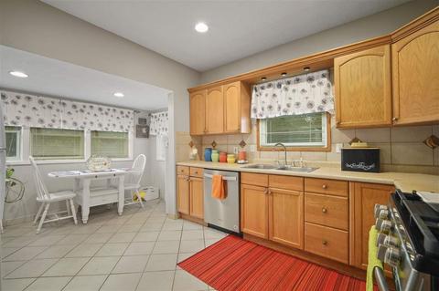 606 W High St, Jackson, MI 49203 photo 9