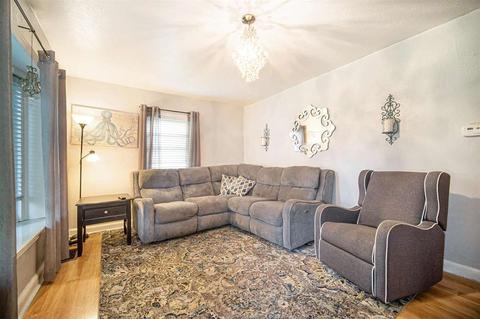 878 Bryant Ave, Jackson, MI 49202 photo 4