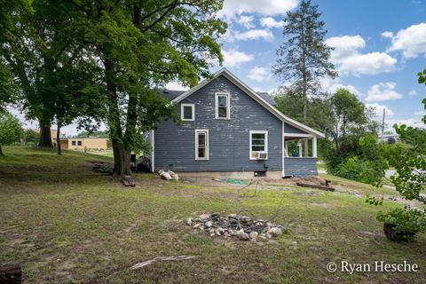 552 Ionia St, Belding, MI 48809 photo 4