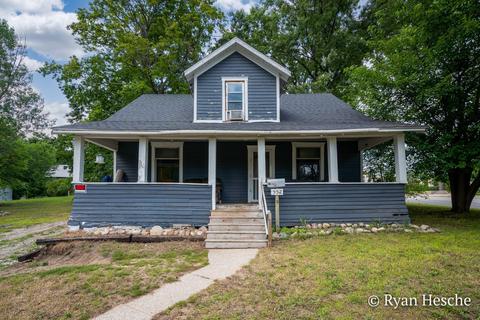 552 Ionia St, Belding, MI 48809 photo 5