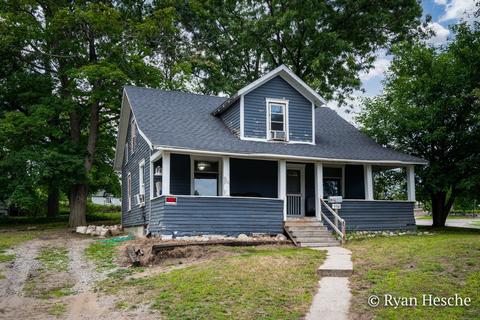 552 Ionia St, Belding, MI 48809 photo 1
