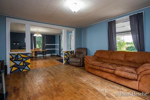 552 Ionia St, Belding, MI 48809 photo 10