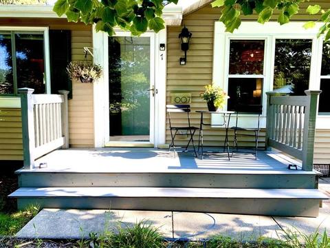 7 Walnut St, Three Oaks, MI 49128 photo 2