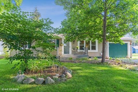 7 Walnut St, Three Oaks, MI 49128 photo 1