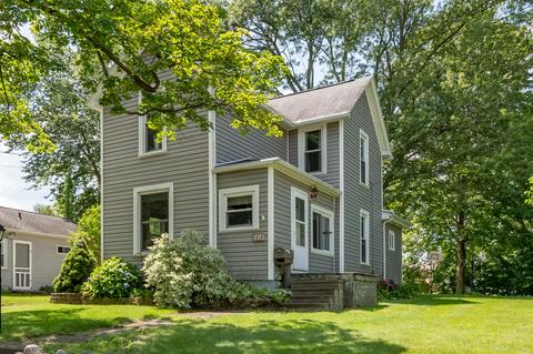 210 N Hooker Ave, Three Rivers, MI 49093 photo 1