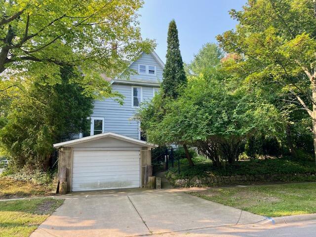  400 Spruce St, Manistee, MI 49660 photo 3