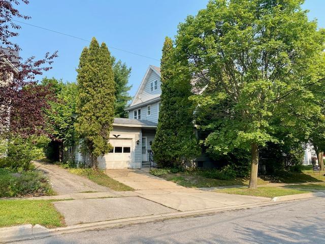  400 Spruce St, Manistee, MI 49660 photo 2