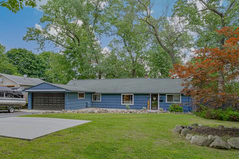 2571 Parkside Dr, Jackson, MI 49203 photo 2