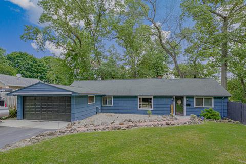 2571 Parkside Dr, Jackson, MI 49203 photo 1