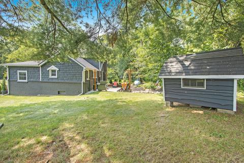 135 2nd St, Plainwell, MI 49080 photo 26