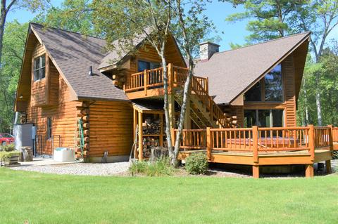 7010 S Pine Ave, Newaygo, MI 49337