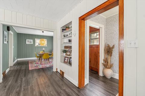 406 4th St, Jackson, MI 49201 photo 4