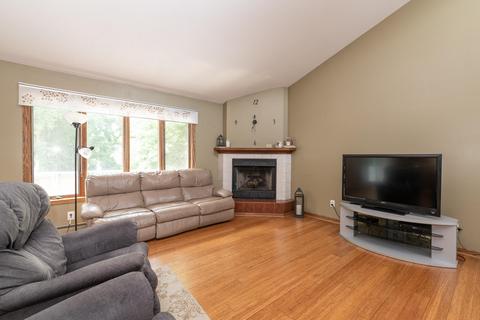 237 Deer Run Dr, Plainwell, MI 49080 photo 6