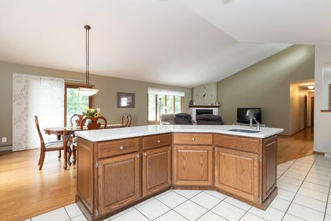 237 Deer Run Dr, Plainwell, MI 49080 photo 16