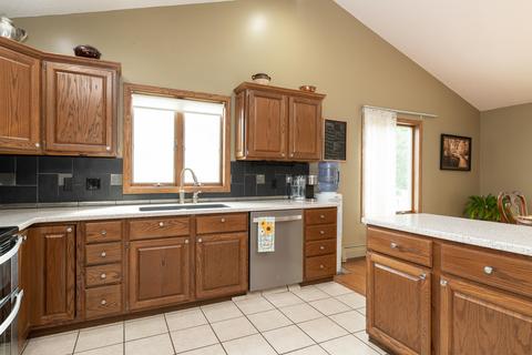 237 Deer Run Dr, Plainwell, MI 49080 photo 12