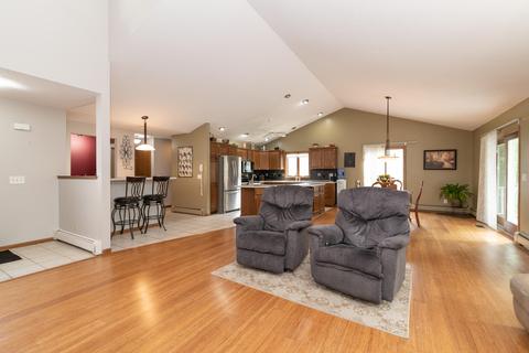 237 Deer Run Dr, Plainwell, MI 49080 photo 8