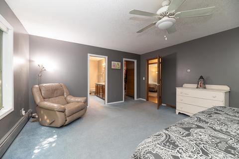 237 Deer Run Dr, Plainwell, MI 49080 photo 34