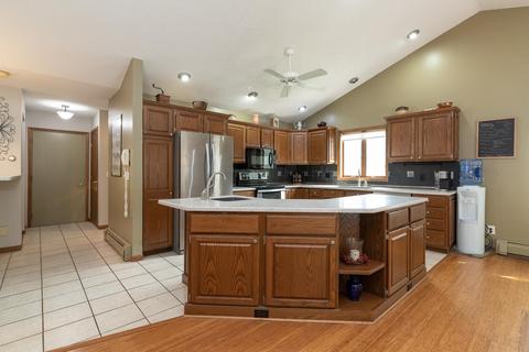 237 Deer Run Dr, Plainwell, MI 49080 photo 11