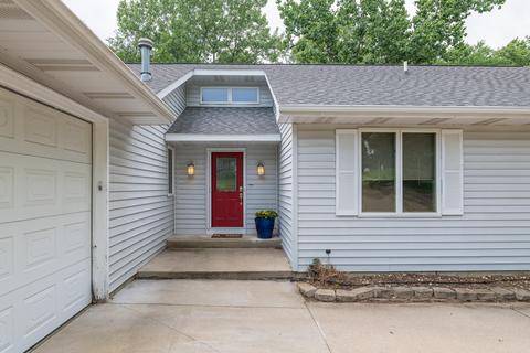 237 Deer Run Dr, Plainwell, MI 49080 photo 3
