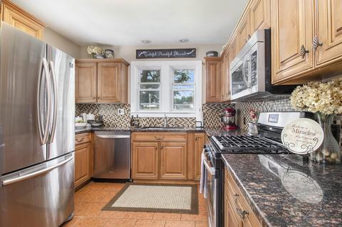 414 E Van Buren St, Gobles, MI 49055 photo 10