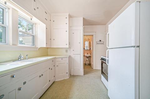 313 S Eagle St, Marshall, MI 49068 photo 10