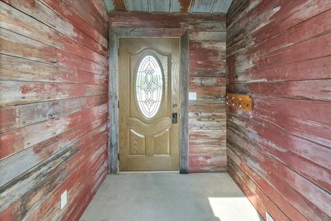 97 S Osborn Rd, Sumner, MI 48889 photo 6