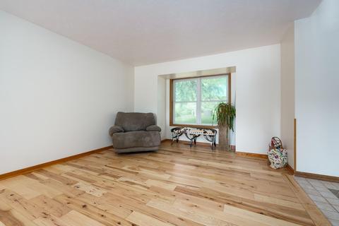 8 Drake Ct, Plainwell, MI 49080 photo 4