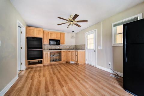 321 E Center St, Concord, MI 49237 photo 5