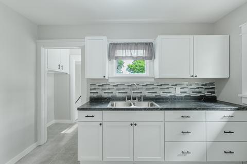 209 N Brown St, Jackson, MI 49202 photo 8