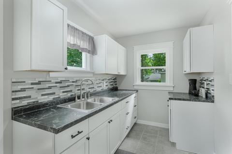 209 N Brown St, Jackson, MI 49202 photo 9
