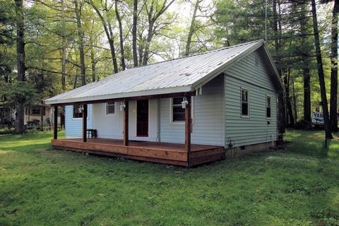 666 W Lake Ave, White Cloud, MI 49349 photo 1