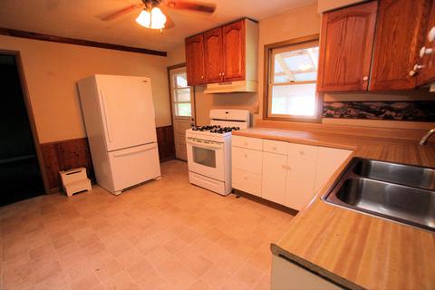 666 W Lake Ave, White Cloud, MI 49349 photo 3