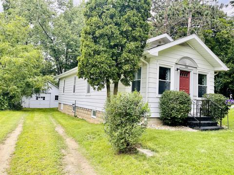 2404 Vining St, Jackson, MI 49203 photo 1