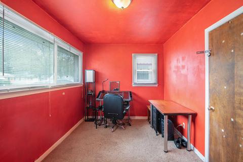 2910 Cherokee Ave, Flint, MI 48507 photo 11