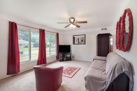 2910 Cherokee Ave, Flint, MI 48507 photo 3