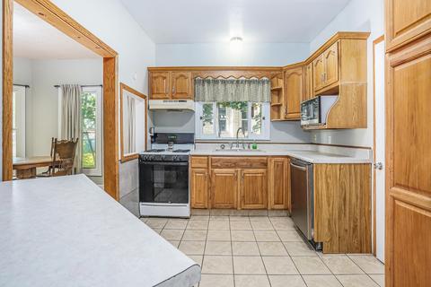 615 S Bridge St, Belding, MI 48809 photo 7