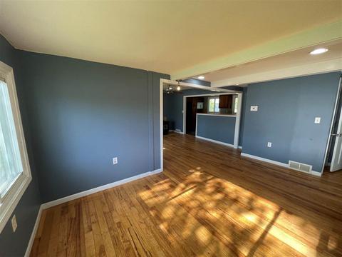 11627 Bunkerhill Rd, Jackson, MI 49201 photo 2