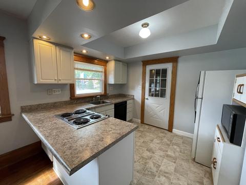 772 Randolph St, Jackson, MI 49203 photo 3