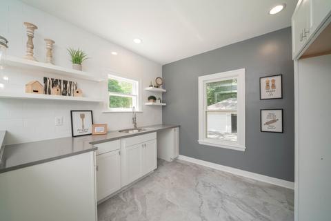 819 Dwillard Dr, Kalamazoo, MI 49048 photo 8