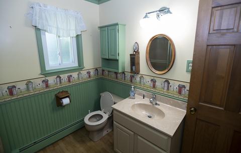 8461 Mott Dr, Jackson, MI 49201 photo 18