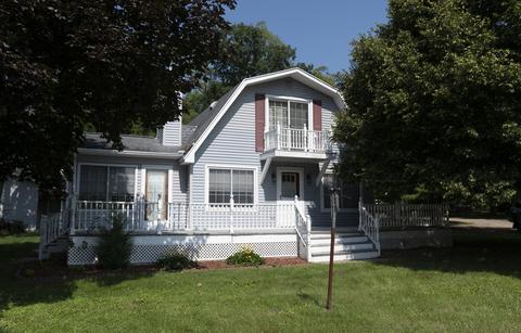 8461 Mott Dr, Jackson, MI 49201 photo 1