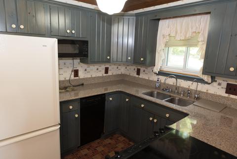 8461 Mott Dr, Jackson, MI 49201 photo 3