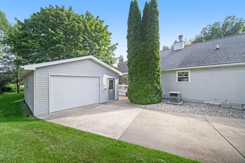 6220 Burning Tree St, Jackson, MI 49201 photo 4