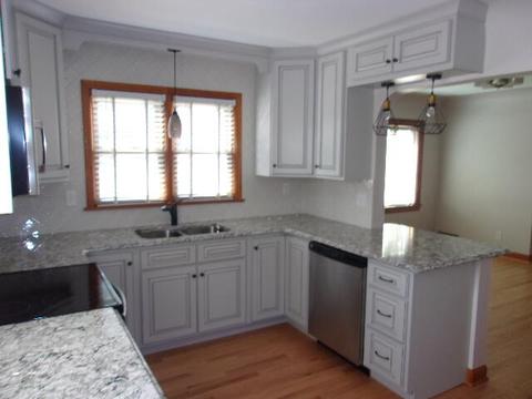 374 Eighth St, Manistee, MI 49660 photo 3