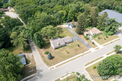 1235 S Bridge St, Belding, MI 48809 photo 6