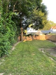 319 Orange St, Jackson, MI 49202 photo 2