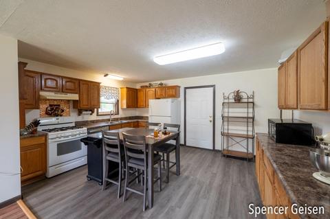 605 Crooks St, Belding, MI 48809 photo 11